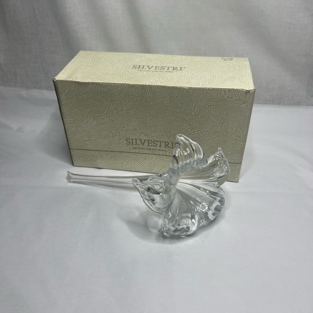 Silvestri blown glass lily 7 1/2”x 4 3/8”